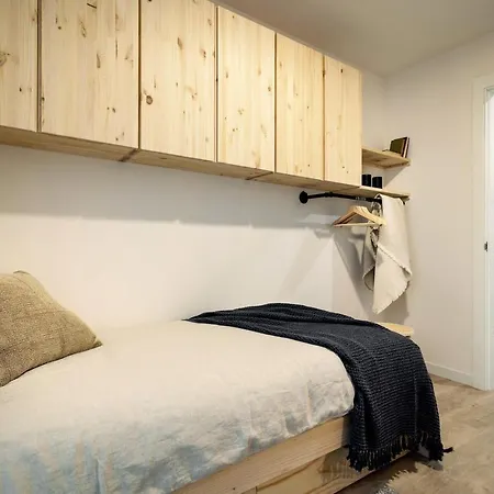 Tokashi - 2 Bedrooms And Balcony In Eixample Dreta Daire
