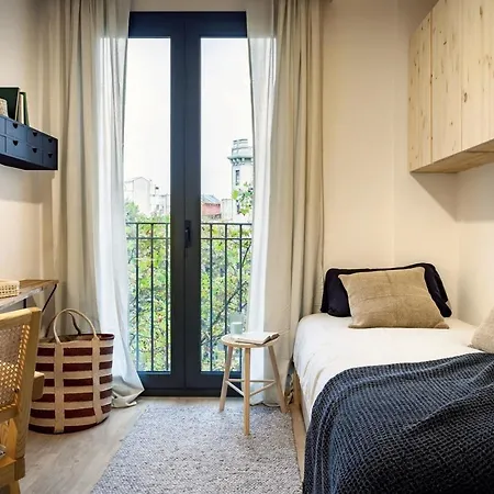 Tokashi - 2 Bedrooms And Balcony In Eixample Dreta Barselona